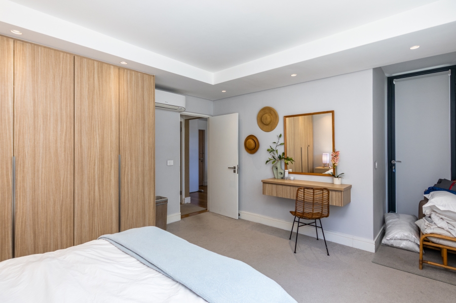 1 Bedroom Property for Sale in Sea Point Western Cape